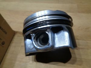 Original Kolben VW 1,4 TSi Passat Golf Tiguan CZDA 04E107065GR