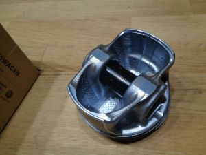 Original Kolben VW 1,4 TSi Passat Golf Tiguan CZDA 04E107065GR