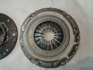 Kupplungsdruckplatte Kupplungsscheibe Audi A3 8L Golf 3 1,9 TDi 
